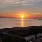 Atardecer Unico En La Playa Apartman *